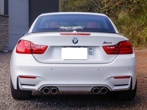 Used 2015 BMW M4 Convertible image 25