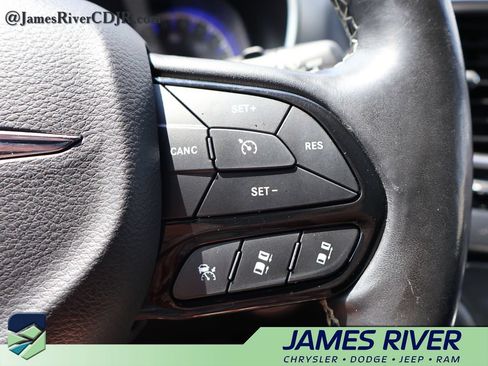 Used 2019 Chrysler Pacifica Touring Plus w/ Advanced Safetytec Group FWD image 26