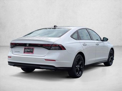 New 2025 Honda Accord SE image 2