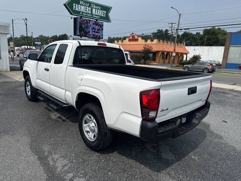 Used 2021 Toyota Tacoma SR AWD/4WD image 4