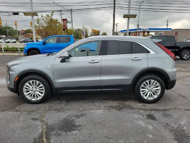 Certified 2024 Cadillac XT4 Luxury w/ Cold Weather Package FWD image 5