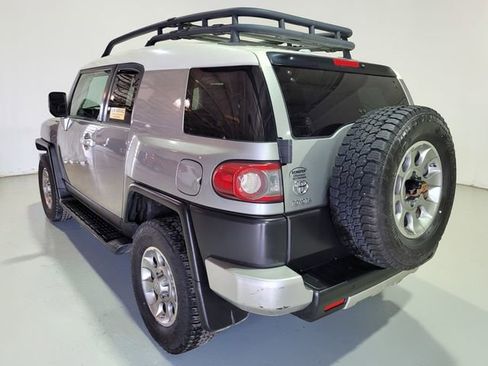 Used 2012 Toyota FJ Cruiser 4WD image 17