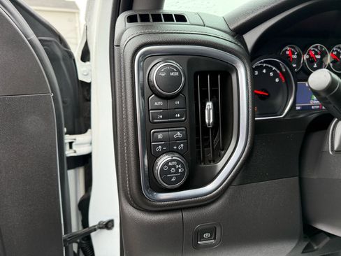 Used 2020 Chevrolet Silverado 1500 LT Trail Boss image 32