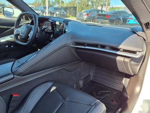 Used 2025 Chevrolet Corvette Stingray image 11