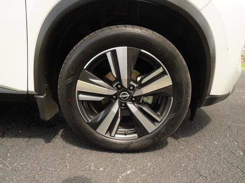 Used 2023 Nissan Rogue SL FWD image 38