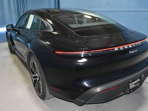 Used 2023 Porsche Taycan image 4