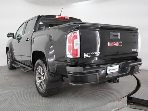Used 2016 GMC Canyon SLE w/ All Terrain Adventure Package AWD/4WD image 9