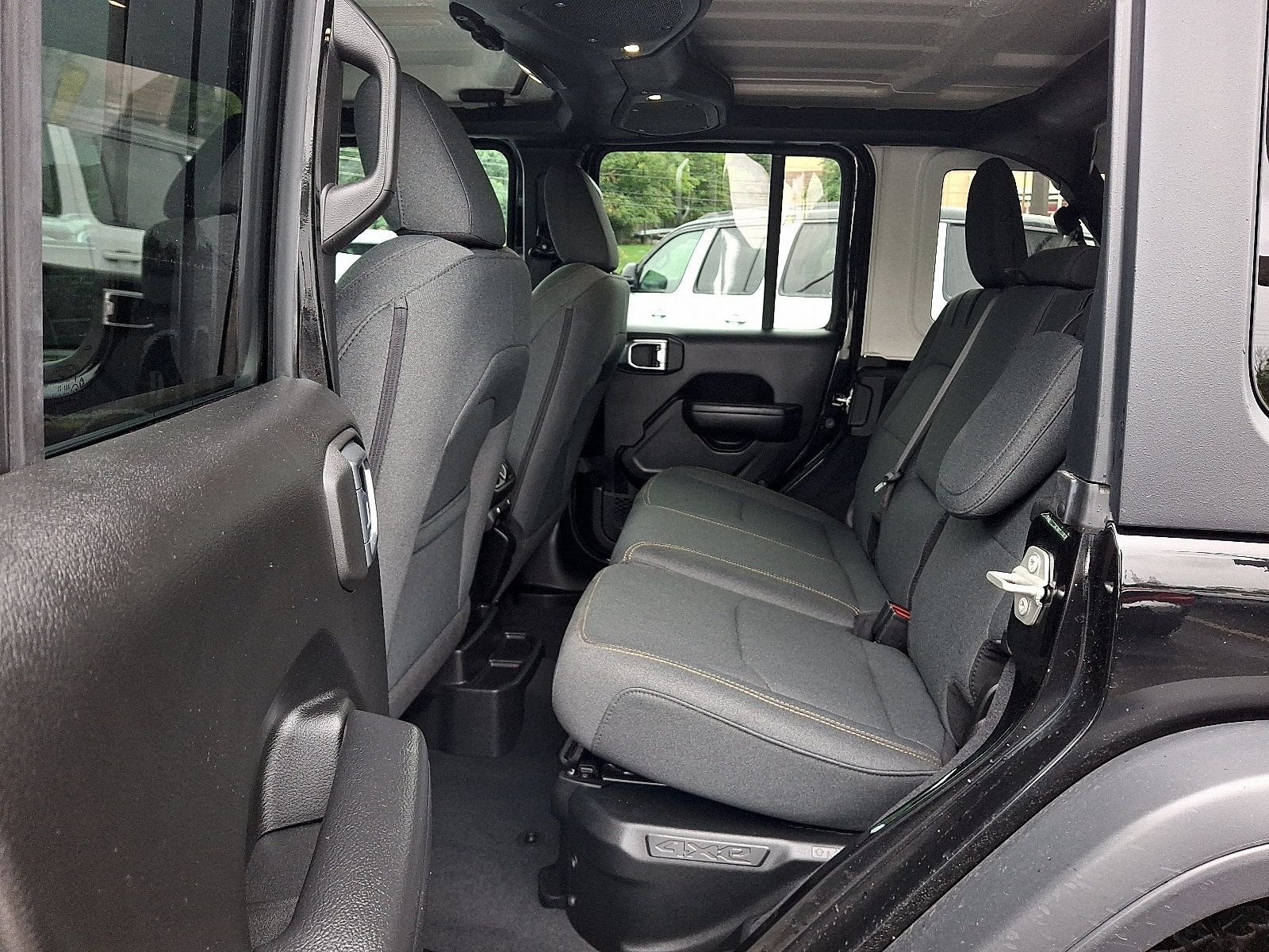 Certified 2024 Jeep Wrangler Unlimited AWD/4WD image 10