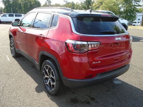 New 2025 Jeep Compass Limited w/ Sun & Sound Group image 3