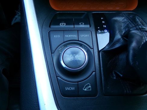 Used 2020 Toyota RAV4 Adventure image 13