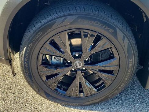 Certified 2023 Nissan Rogue SV w/ SV Premium B Package image 12