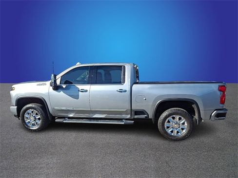 Used 2024 Chevrolet Silverado 2500 High Country w/ High Country Premium Package image 7