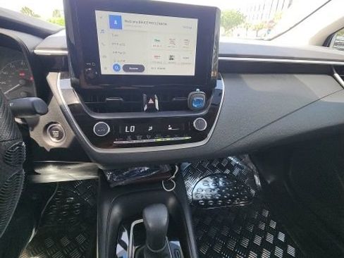 Used 2025 Toyota Corolla LE w/ Convenience Package image 9