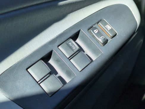 Used 2012 Toyota Tacoma 4x4 Double Cab image 29