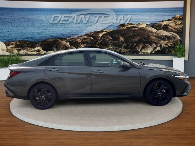 New 2026 Hyundai Elantra SEL FWD image 8