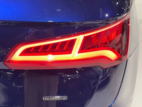 Used 2020 Audi Q5 2.0T Premium w/ Titanium Sport Package image 21