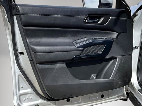 Used 2024 Nissan Pathfinder SV image 20