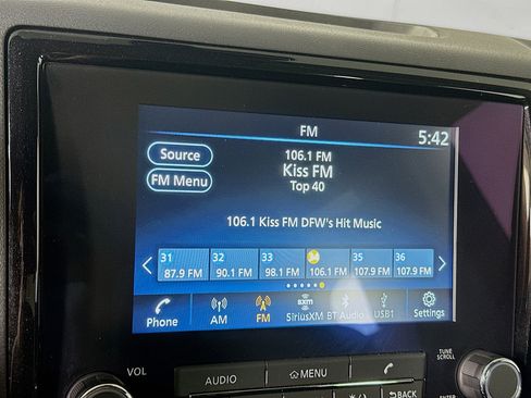 Used 2024 Nissan Frontier SV w/ Technology Package image 19