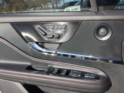 New 2025 Lincoln Corsair Reserve w/ Equipment Group 202A image 12