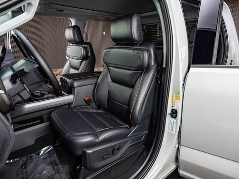 Used 2026 Ford F250 Lariat w/ Black Appearance Package image 30