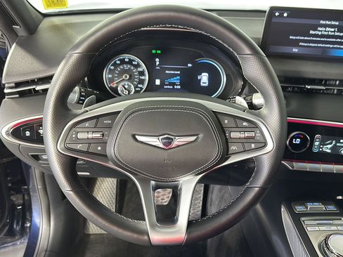 Used 2025 Genesis GV70 3.5T Sport AWD/4WD image 12