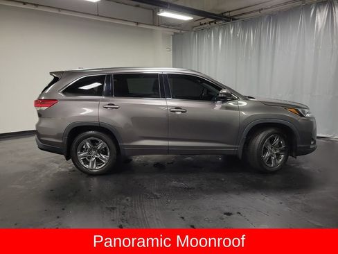 Used 2019 Toyota Highlander Limited Platinum AWD/4WD image 9