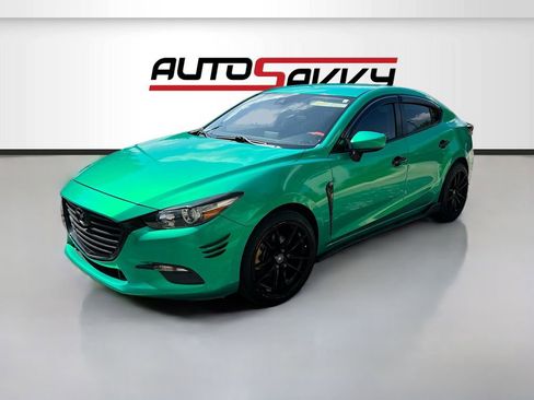Used 2018 MAZDA MAZDA3 Touring FWD image 3