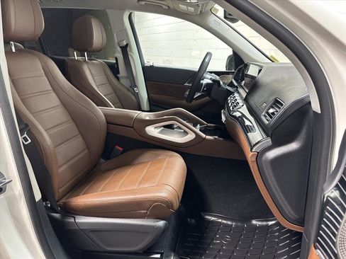 Used 2024 Mercedes-Benz GLS 450 4MATIC image 29