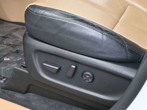 Used 2016 Kia Sedona SX Limited image 12