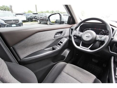 Used 2021 Nissan Rogue SV AWD/4WD image 9
