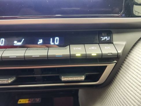 Used 2026 Toyota Camry SE FWD image 63