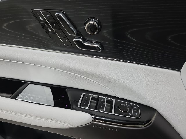Certified 2024 Cadillac Lyriq Luxury AWD/4WD image 25
