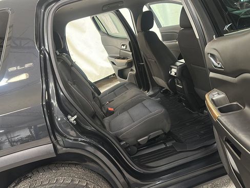 Used 2020 GMC Acadia SLE w/ Driver Convenience Package image 29