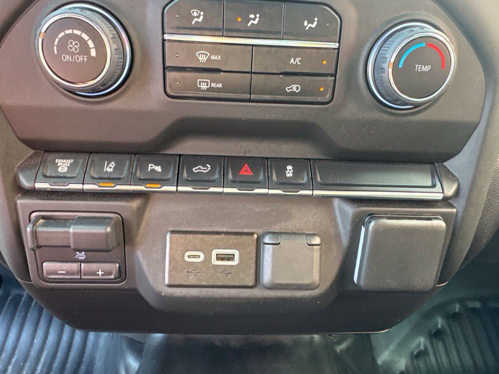 Used 2025 Chevrolet Silverado 3500 W/T AWD/4WD image 17