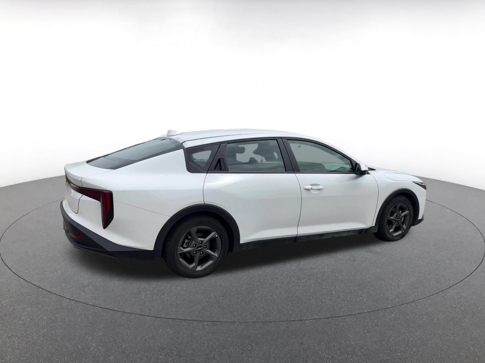 Used 2025 Kia K4 FWD image 12