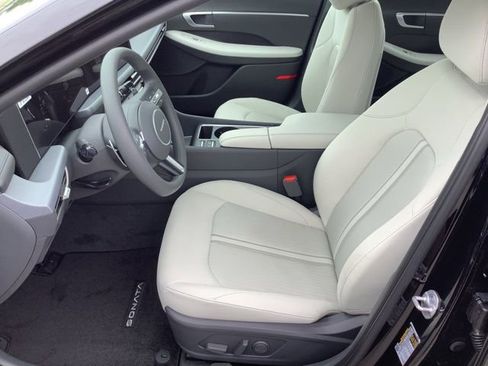 Certified 2025 Hyundai Sonata SEL AWD/4WD image 9