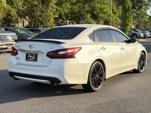 Used 2017 Nissan Altima 2.5 SR w/ Midnight Edition Package image 3