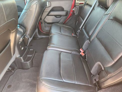 Used 2021 Jeep Wrangler Unlimited Sahara image 31