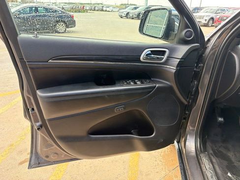 Used 2021 Jeep Grand Cherokee Limited AWD/4WD image 9