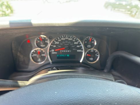 Used 2021 Chevrolet Express 3500 RWD image 18