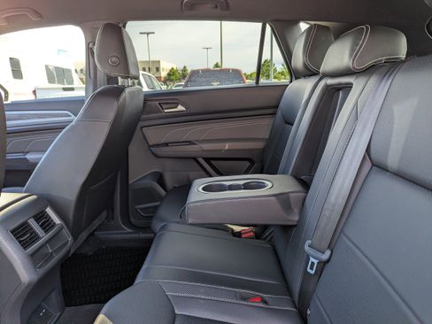 Used 2023 Volkswagen Atlas Cross Sport SE AWD/4WD image 28