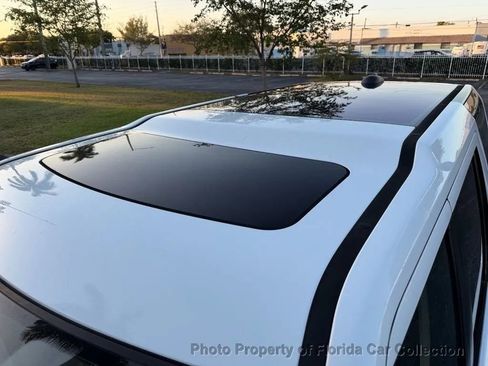 Used 2013 Land Rover LR4 HSE image 25