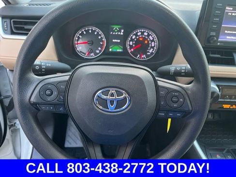 Used 2022 Toyota RAV4 LE FWD image 18