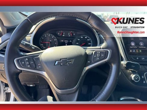 Used 2022 Chevrolet Malibu RS image 24