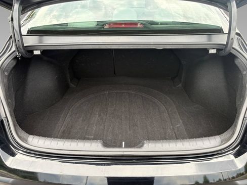 Used 2025 Hyundai Elantra Limited FWD image 27