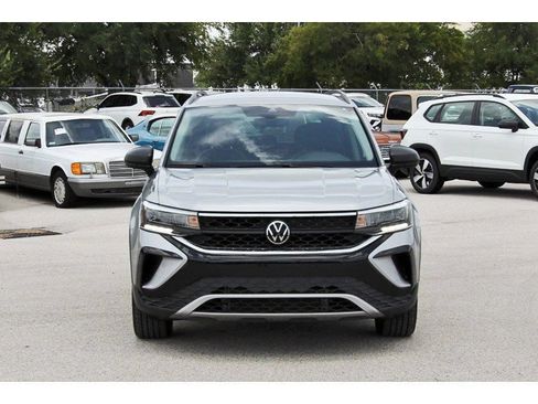 Certified 2024 Volkswagen Taos S w/ MDO Package FWD image 8
