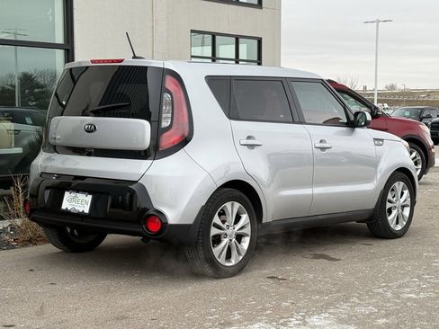 Used 2016 Kia Soul + image 6
