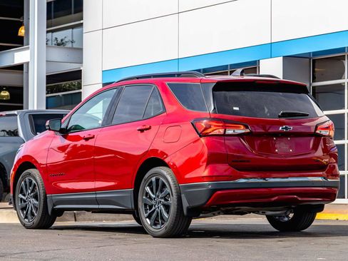 Used 2023 Chevrolet Equinox RS w/ RS Leather Package AWD/4WD image 3