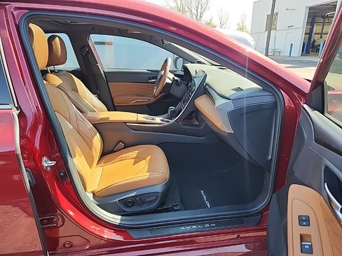 Used 2020 Toyota Avalon Limited w/ Advanced Safety Package FWD image 7