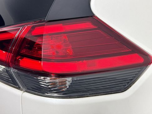 Used 2017 Nissan Rogue SL image 33